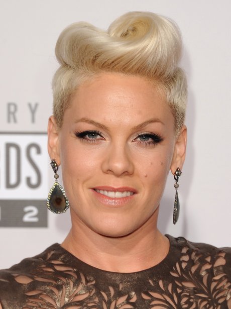 Pink arrives at the American Music Awards 2012