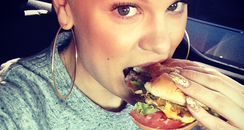 Jessie j eating a burger