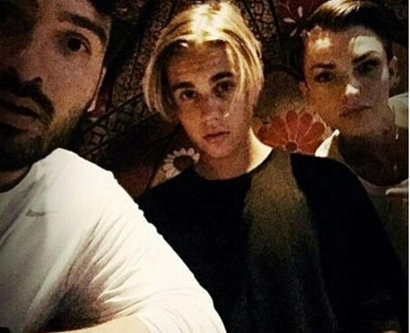aaron carter in the 90s 90s style aaron carter or justin bieber it s kinda hard aaron carter in the 90s 90s style aaron carter or justin bieber it s kinda hard