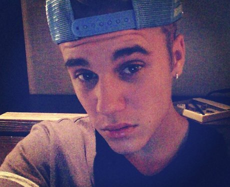 Justin Bieber Pulls A Cute Face For A Brand New Selfie - Capital ...